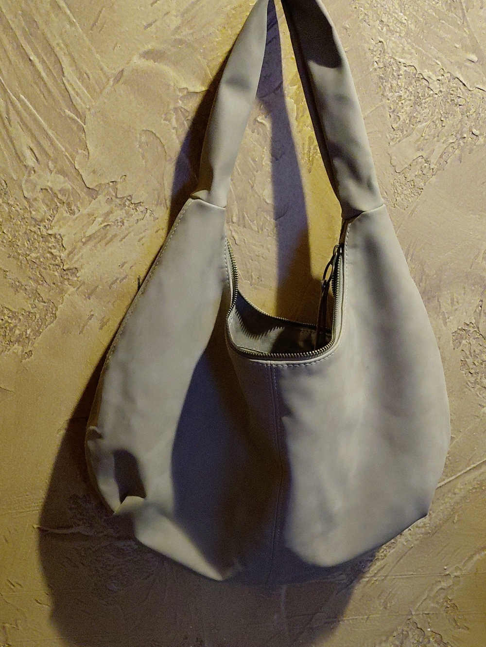 ZUniversal Thread Light Tan Shoulder Hobo Bag with Top Zip Closure